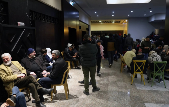 تأجيل موعد الإفراج عن الدفعة السابعة من الأسرى الفلسطينيين