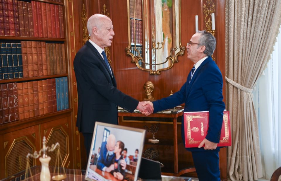 رئيس الجمهورية: ’’مصطلح ’المناولة’ شكل من أشكال الرق المُقنع ويجب أن ينقرضَ