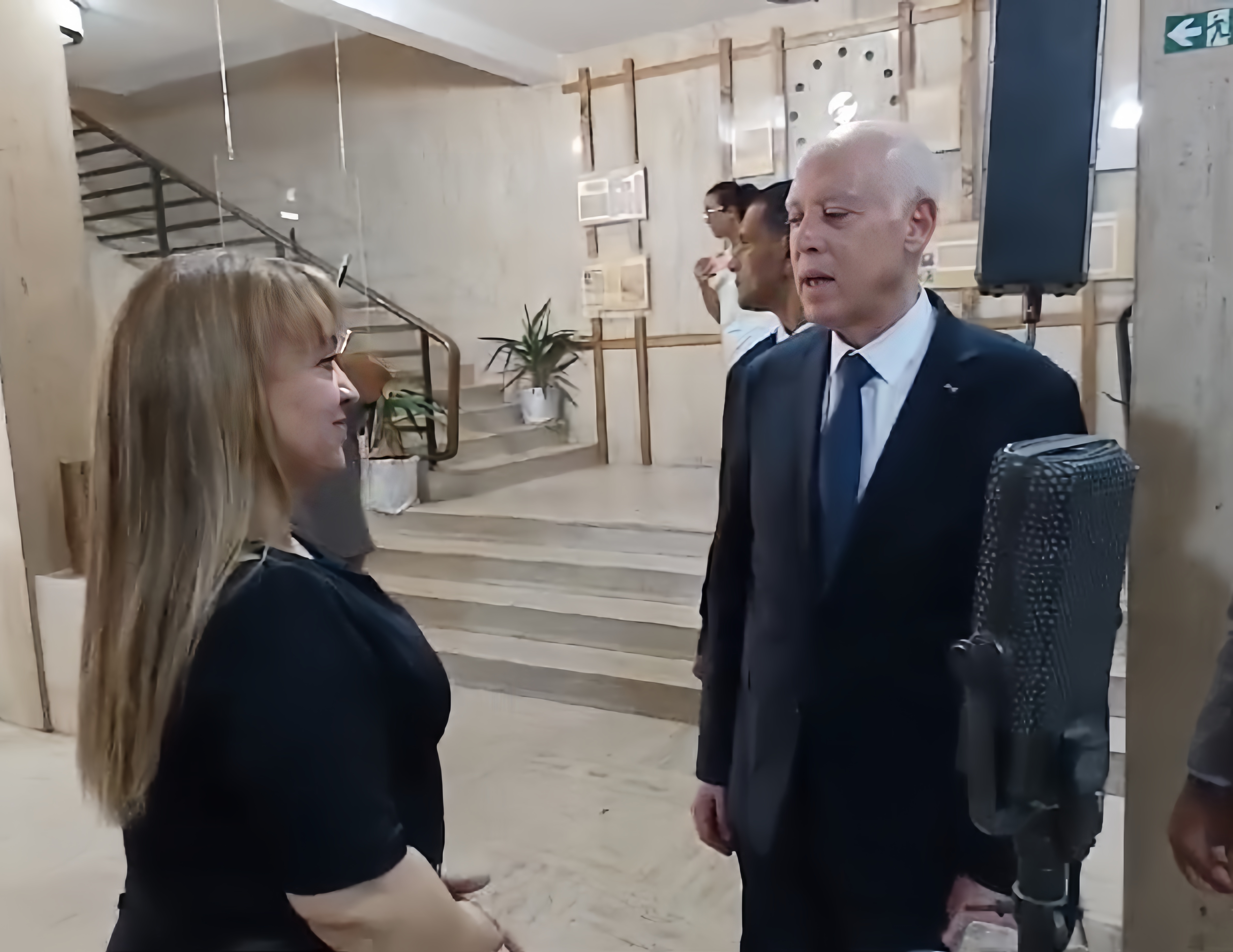 زيارة رئيس الجمهورية قيس سعيد إلى الإذاعة التونسية: الإذاعة مكسب وطني يجب استعادته