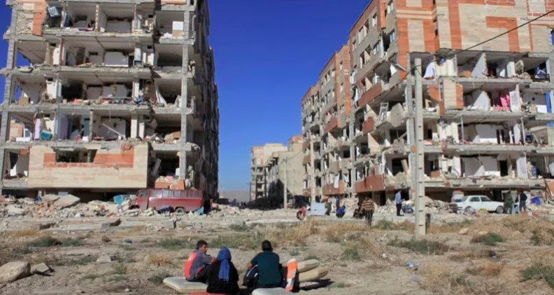 زلزال بقوة 5 درجات يضرب منطقة وسط إيران