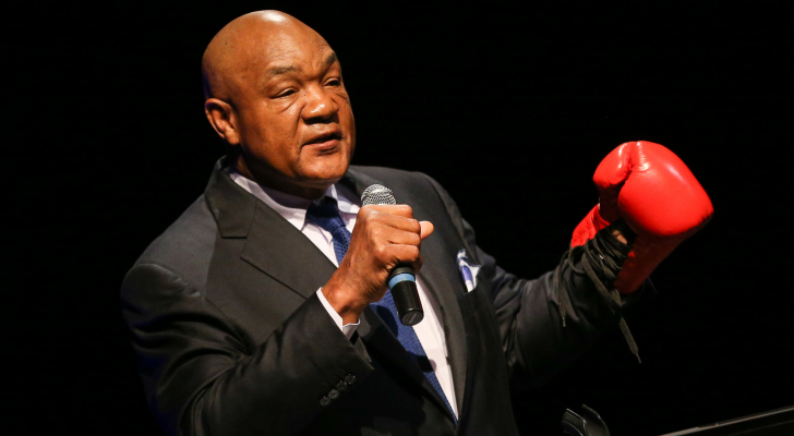 وفاة أسطورة الملاكمة الأمريكية وبطل العالم السابق لوزن الثقيل جورج فورمان عن عمر 76 عاما