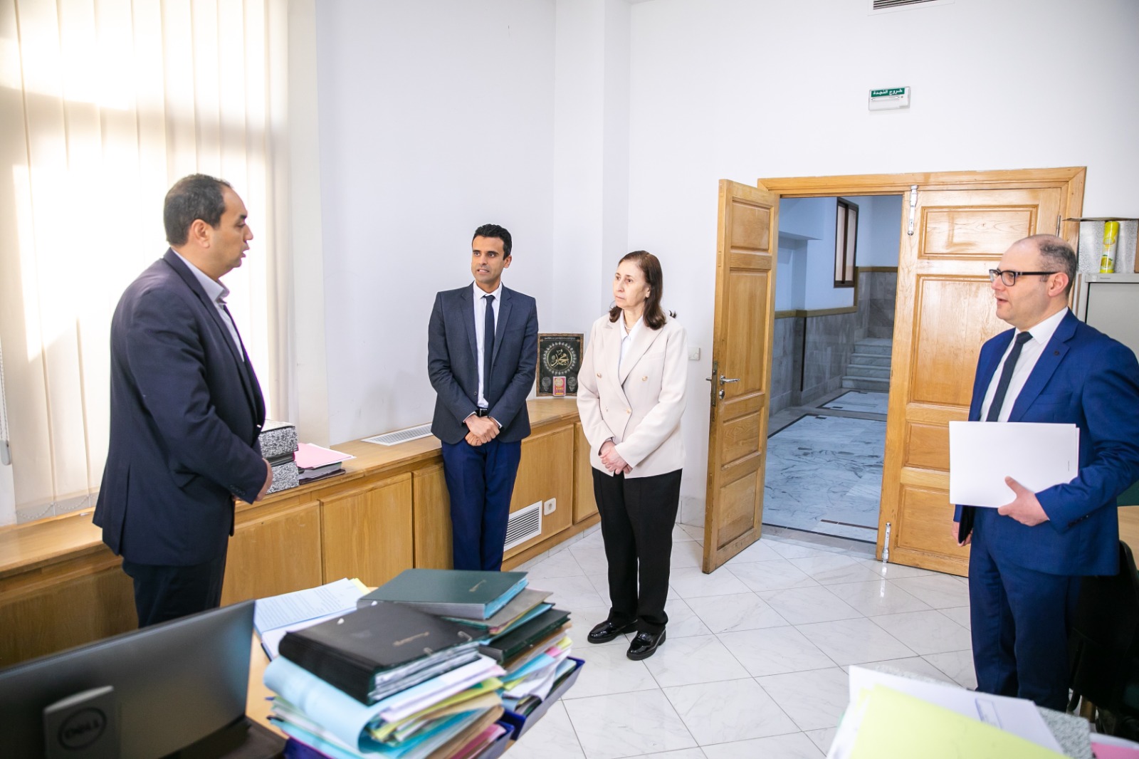 رئيسة الحكومة تؤدّي زيارة غير معلنة الى عدد من مصالح رئاسة الحكومة