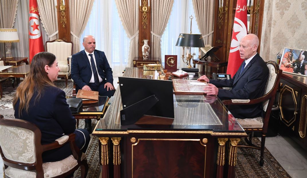 رئيس الدولة يدعُٰو إلى ضرورة اتخاذ إجراءات عاجلة لوضع حد لما آلت إليه شركة الخطوط التونسية