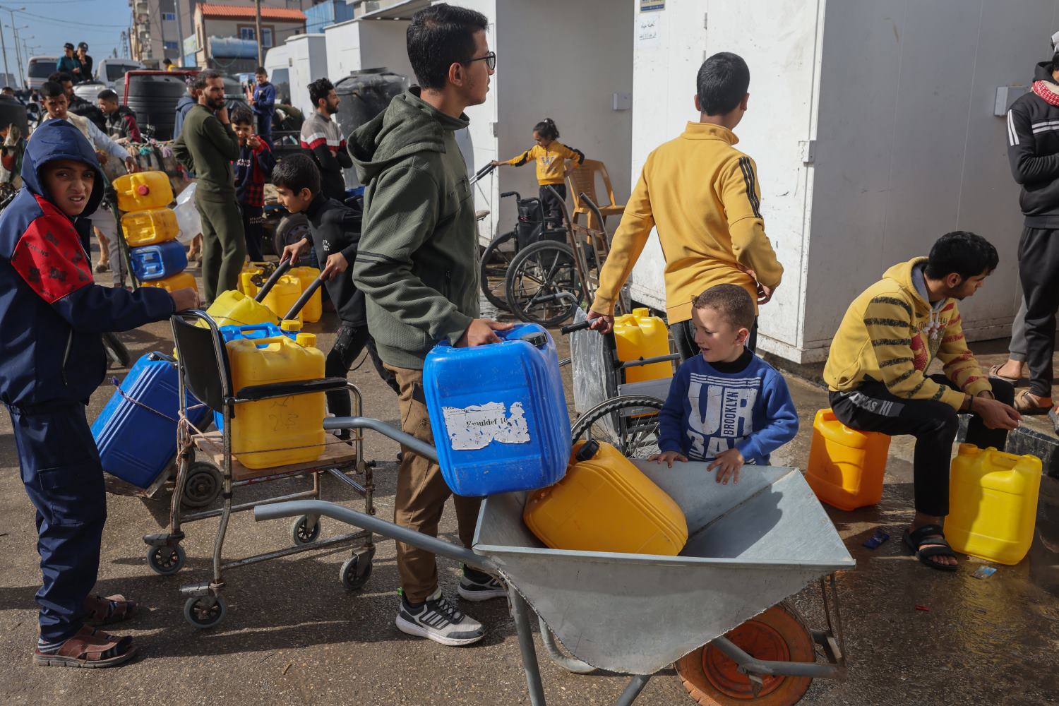 أطباء بلا حدود: الاحتلال يمنع الفلسطينيين من الوصول للمياه في قطاع غزة