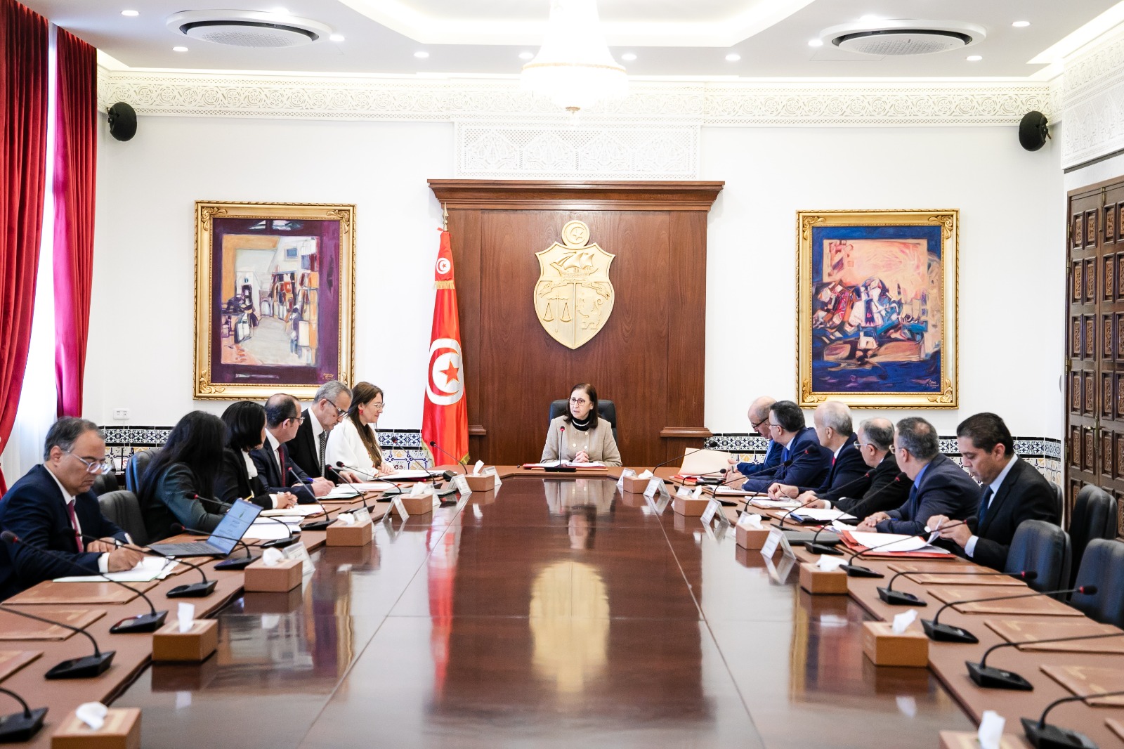 مجلس وزاري مضيّق للنّظر في الإجراءات المتعلّقة بمصادرة الأموال المكتسبة بطريقة غير مشروعة والمتأتيّة من الفساد واسترجاعها والتصرّف فيها