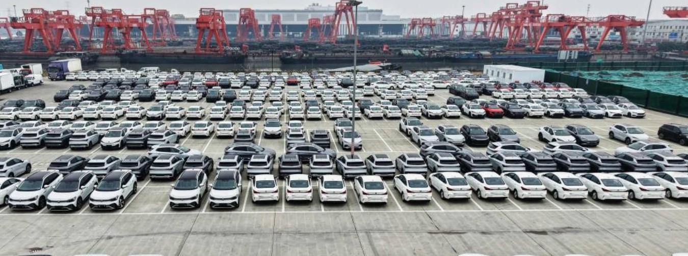 وزير المالية الفرنسي: الرسوم الأمريكية على السيارات أنباء سيئة للاتحاد الأوروبي