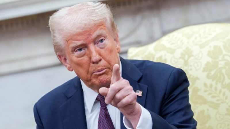 ترامب يهدد كندا والاتحاد الأوروبي برسوم جمركية كبيرة