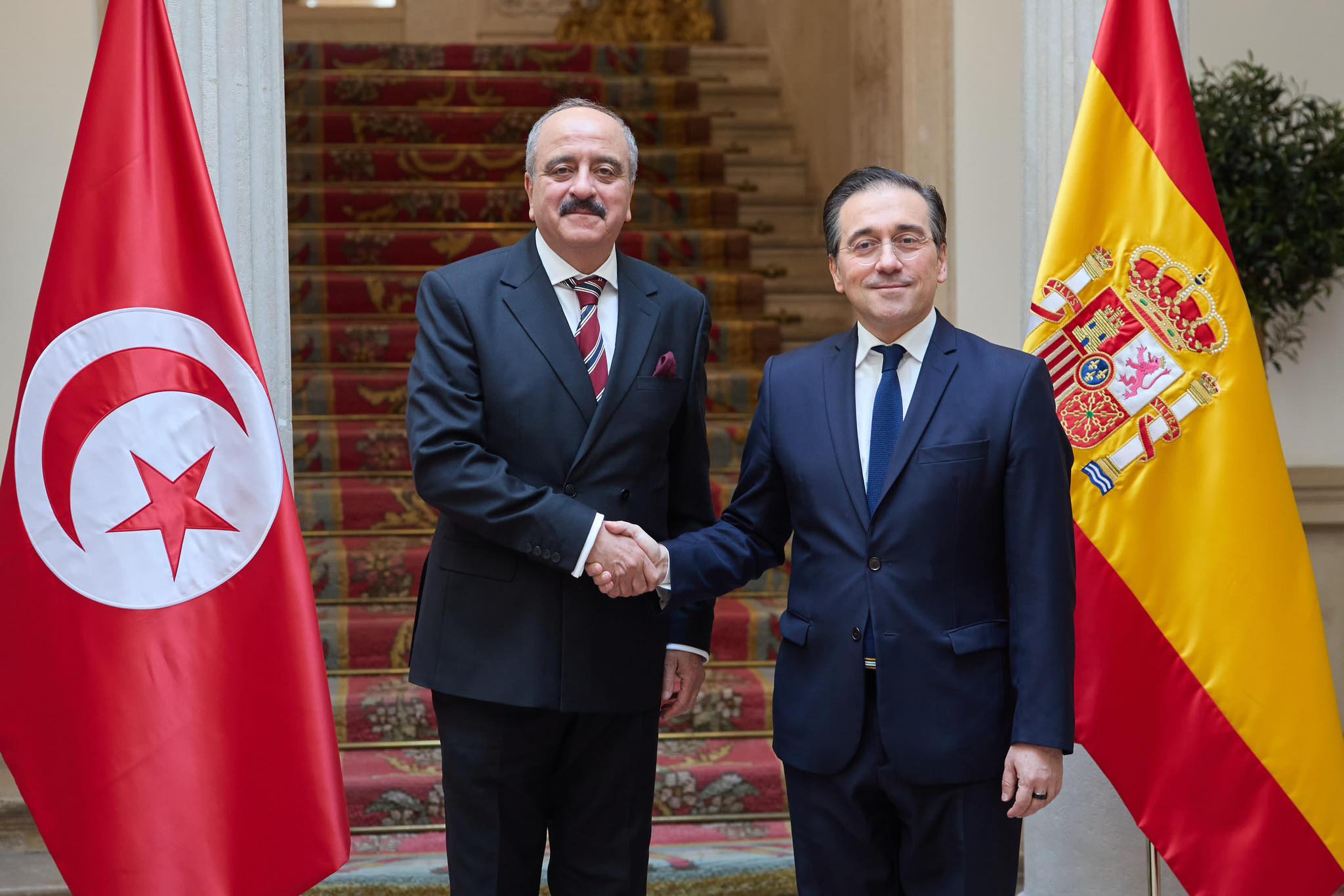 جلسة عمل بين وزير الخارجية ونظيره الاسباني