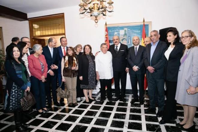 وزير الشؤون الخارجية يلتقي عددا من أفراد الجالية التونسية في إسبانيا