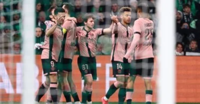 البطولة الفرنسية : باريس سان جيرمان يهزم سانت إيتيان 6-1 ويقترب من حسم اللقب