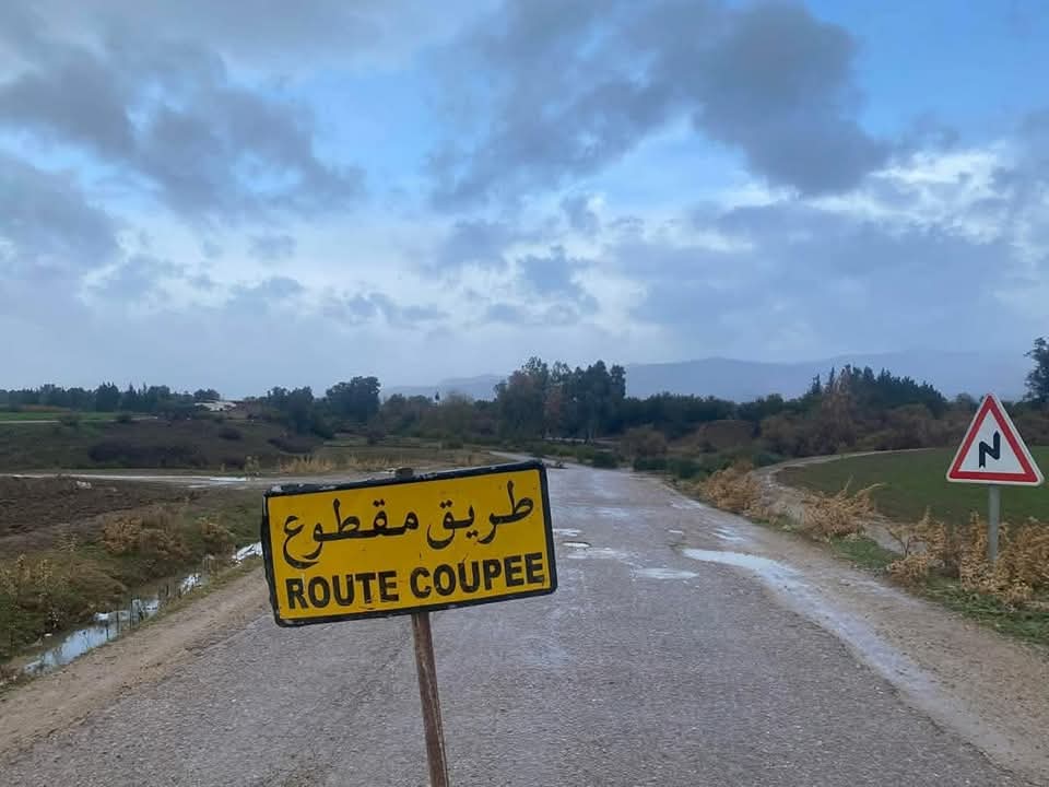 جندوبة: غلق  الطريق الرابطة بين معتمديتي وادي مليز وغار الدماء بسبب ارتفاع منسوب وادي الرغاي