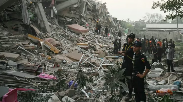 ارتفاع عدد قتلى زلزال ميانمار إلى 2056 قتيلا