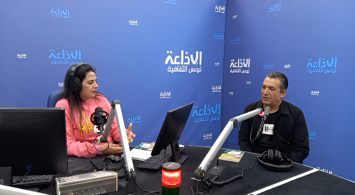 الفنان و الشاعر حاتم بن حميدة  يقدم مجموعة  جديدة من الأغاني الموجهة للأطفال في برنامج أضواء 