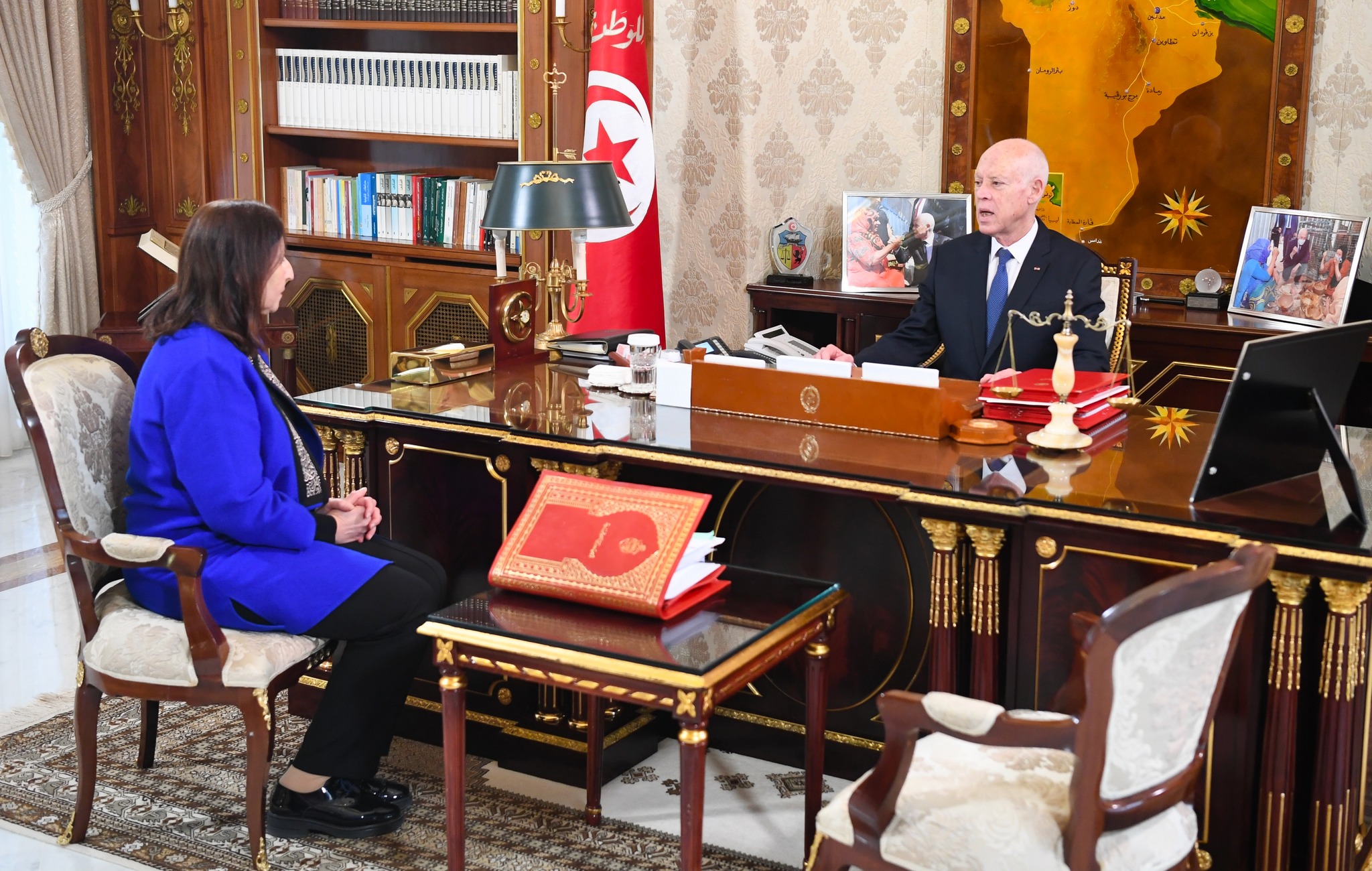 رئيس الجمهورية قيس سعيّد يستقبل رئيسة الحكومة وتناول اللقاء جدول أعمال مجلس الوزراء القادم