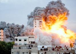 استشهاد عشرات الفلسطينيين وإصابة آخرين في غارات جوية صهيونية عنيفة على قطاع غزة