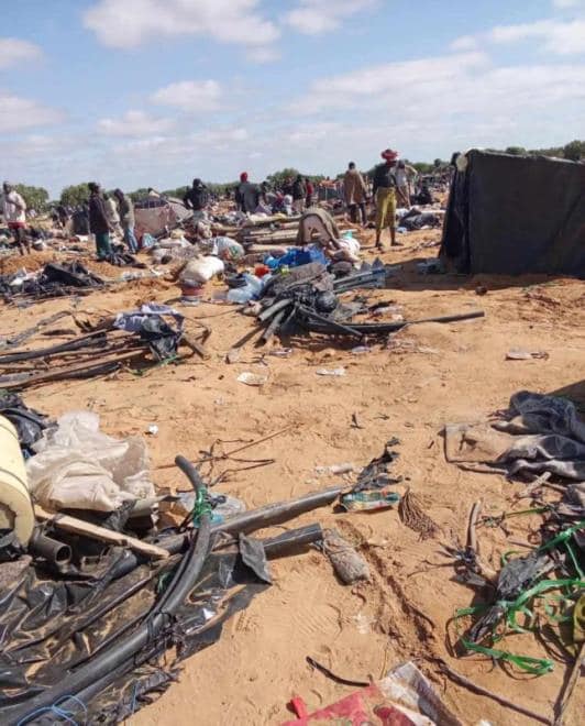 عملية إخلاء مخيّمات أفارقة دول جنوب الصحراء بالعامرة وجبنيانة متواصلة .. وهي محل متابعة شخصية من رئيس الجمهورية (الجبابلي)