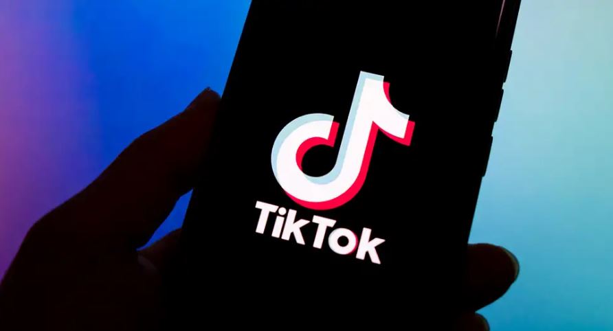 للمرة الثانية.. ترامب يُعلن تمديد عمل تطبيق ’’تيك توك ’’