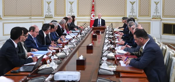  رئيس الجمهورية قيس سعيّد يشرف على اجتماع مجلس الوزراء