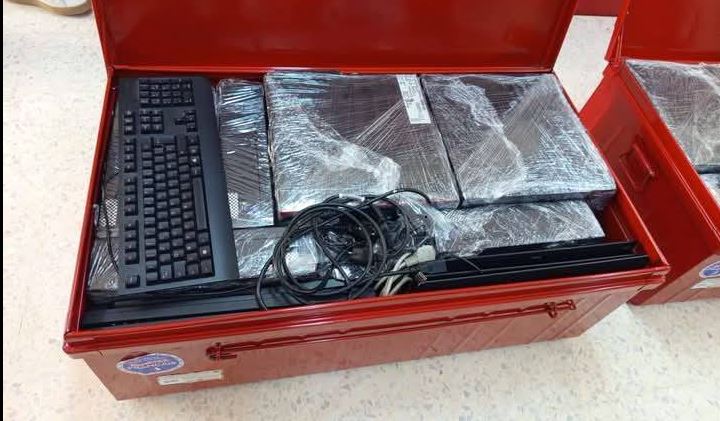 مدنين: توزيع 100 حاسوب على عدد من الاعداديات والمعاهد بجزيرة جربة