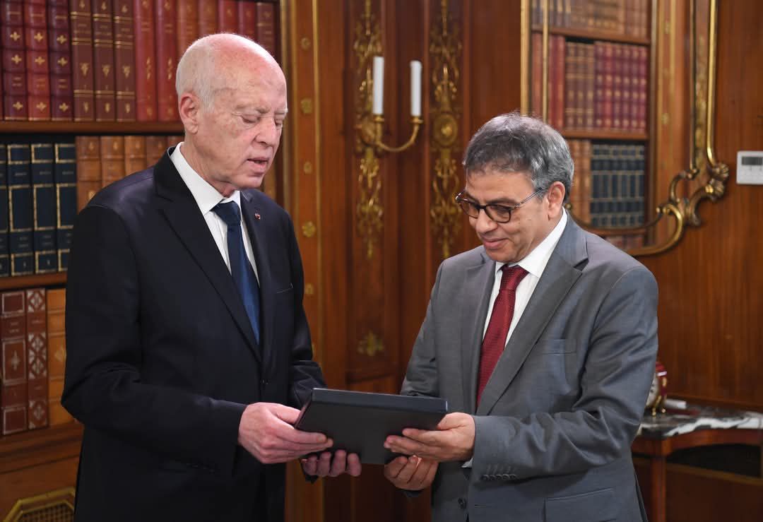 رئيس الجمهورية يتسلم القائمات المالية للبنك المركزي لسنة 2024 وتقرير مراقبي الحسابات