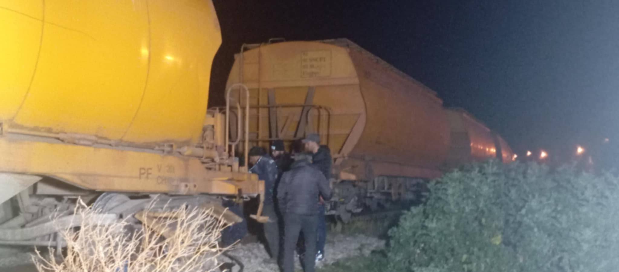 فاجعة في باجة: وفاة شاب في اصطدام قطار وتعطيل حركة السير إثر خروج قطار بضائع عن السكة