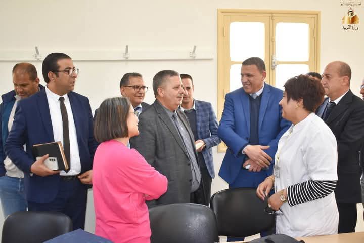 سيدي بوزيد : وزير التربية يؤدي زيارة عمل ميدانية إلى عدد من المؤسّسات التربويّة