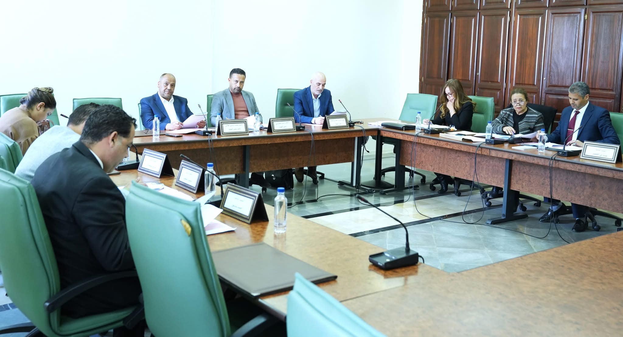 لجنة السياحة والثقافة تصادق على تقريرها حول مقترح القانون المتعلّق بالفنان والمهن الفنية  وتضبط برنامج عملها للفترة المقبلة.