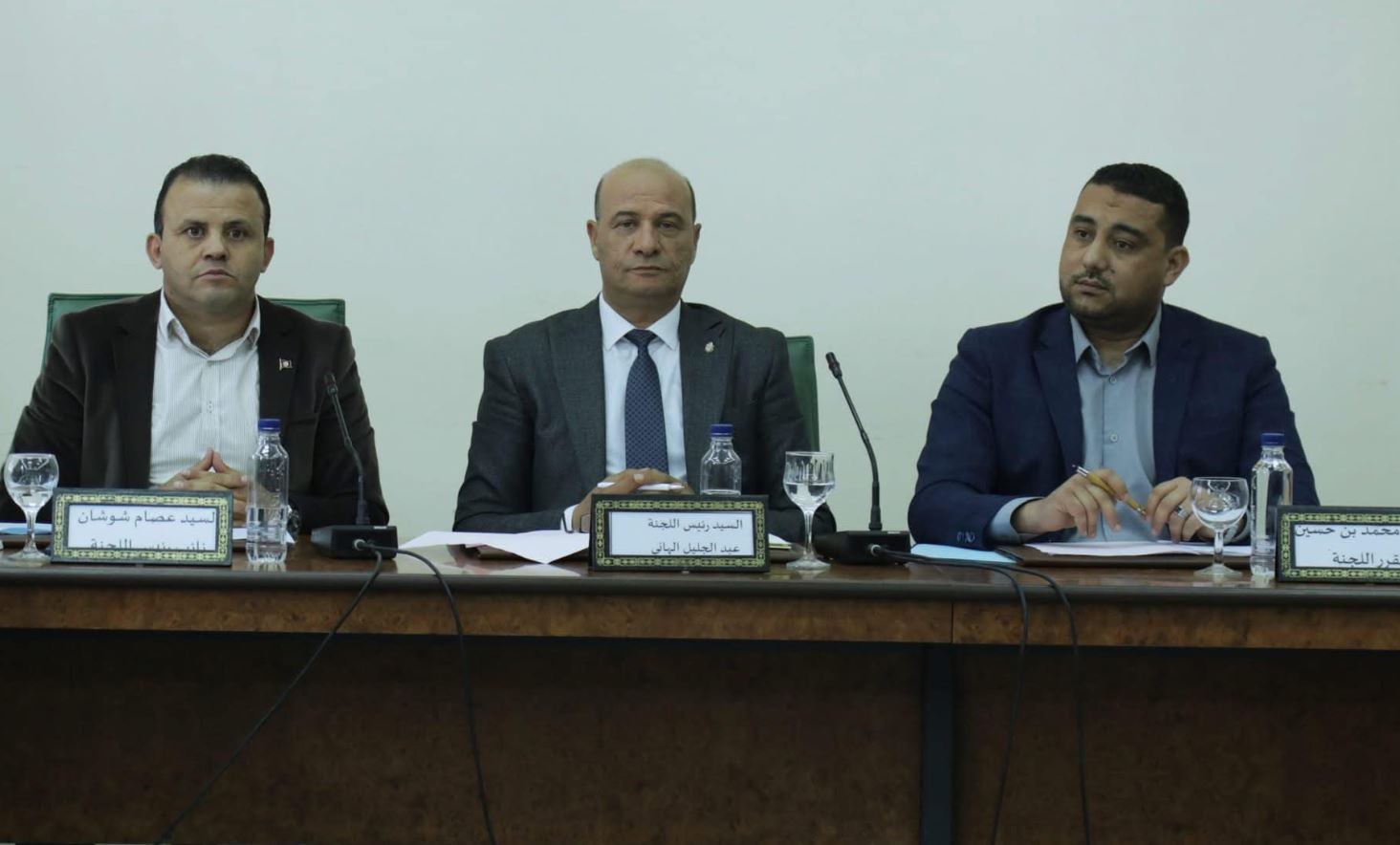 لجنة المالية بالبرلمان تستمع إلى جهتي المبادرة حول مقترحي قانوني تنقيح وإتمام قانون ضبط النظام الأساسي للبنك المركزي