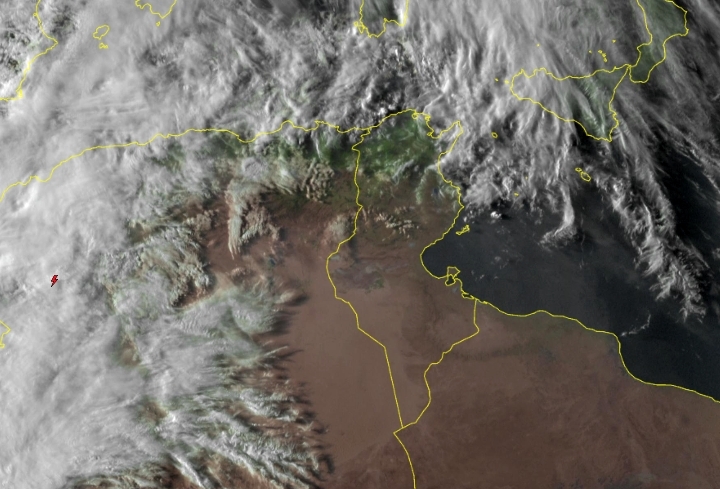 ريح قوية نسبيا قرب السواحل وضعيفة فمعتدلة داخل البلاد ليل السبت