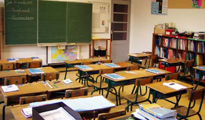 توقف الدروس بكافة المعاهد والمدارس الإعدادية