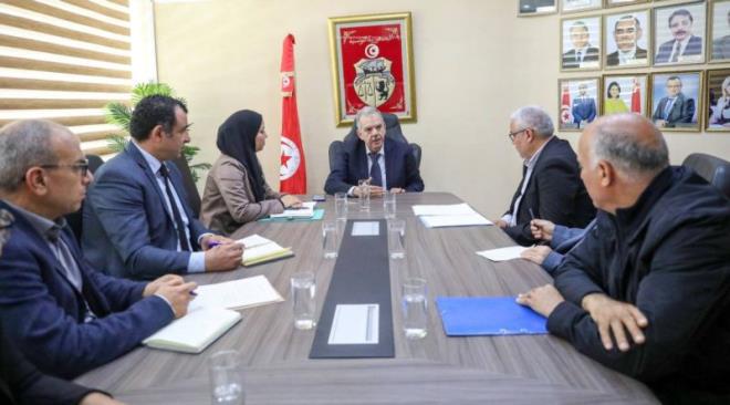 وزير الشباب والرياضة يجتمع بأعضاء مكتب الجامعة التونسية للكرة الحديدية