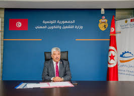 وزير التشغيل يتابع خلال جلسة عمل مع المديرين الجهويين نسق إنجاز المشاريع وبرنامج التشغيل والانتداب بالخارج