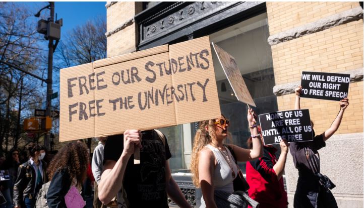 الولايات المتحدة: إبلاغ الطلاب الدوليين عبر البريد بإلغاء تأشيراتهم 