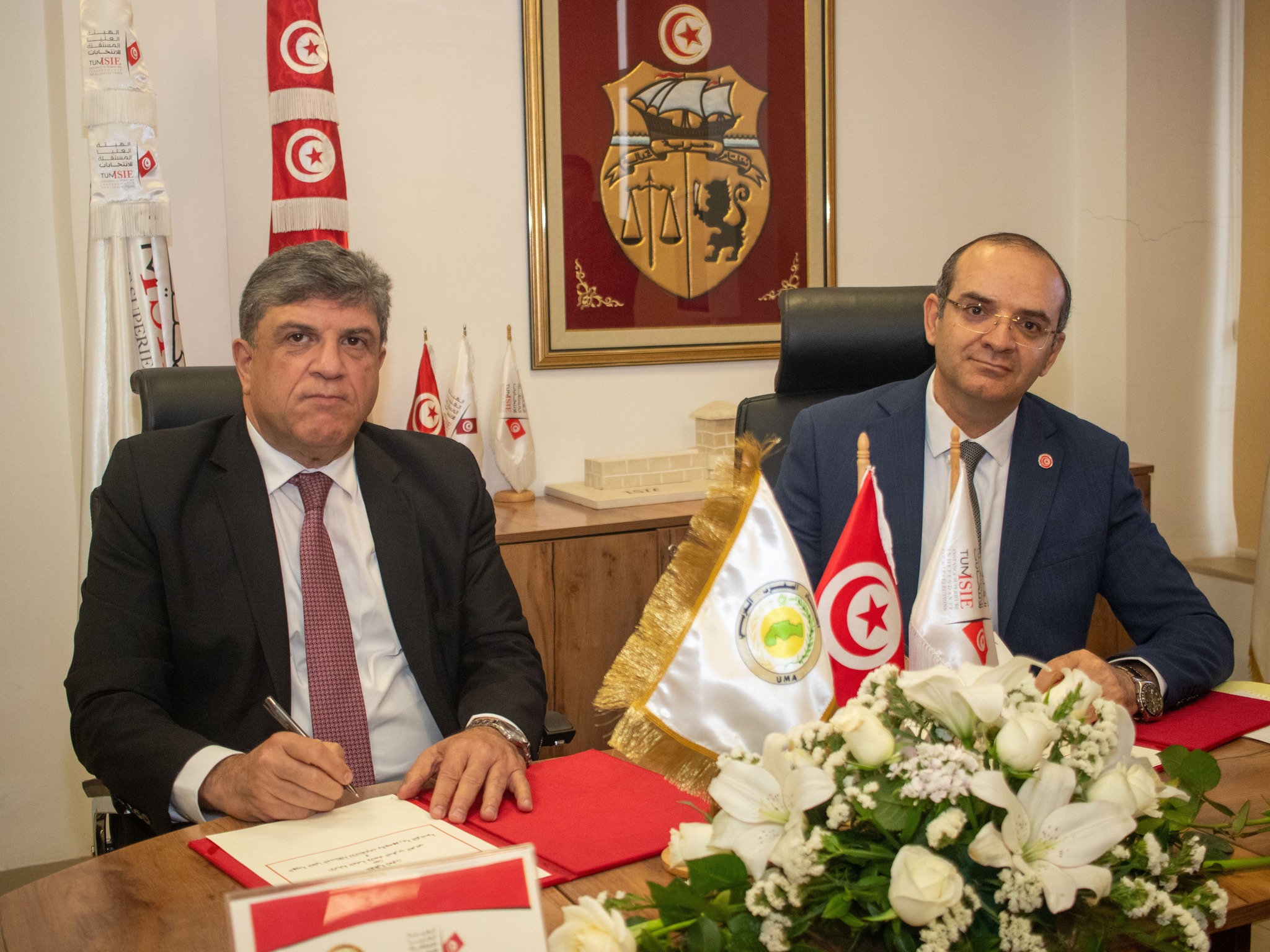 التوقيع على اتفاقية تعاون بين هيئة الانتخابات والأمانة العامـة لاتحاد المغرب العربي