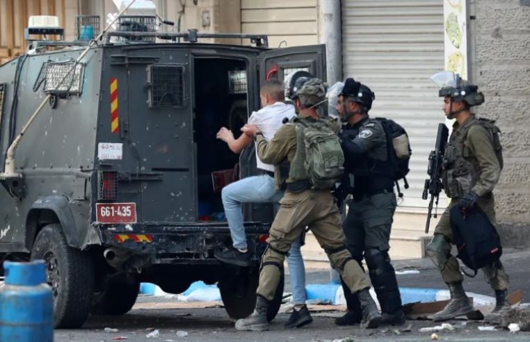 قوات الاحتلال الصهيوني تقتحم بلدة بجنين وتتسبب بأضرار كبيرة في ممتلكات الفلسطينيين