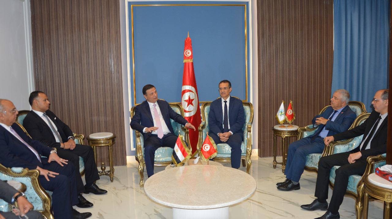 وزير الفلاحة ونظيره المصري يدعوان الى العمل على تجاوز الاشكاليات الاجرائية التي تعيق تدفق السلع التونسية الى السوق المصرية