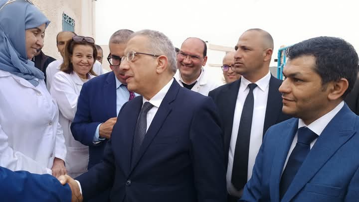 وزير الصحة الدكتور مصطفى الفرجاني يعلن عن تحويل المستشفى الجهوي بدر الدين العلوي بالقصرين  إلى مستشفى جامعي