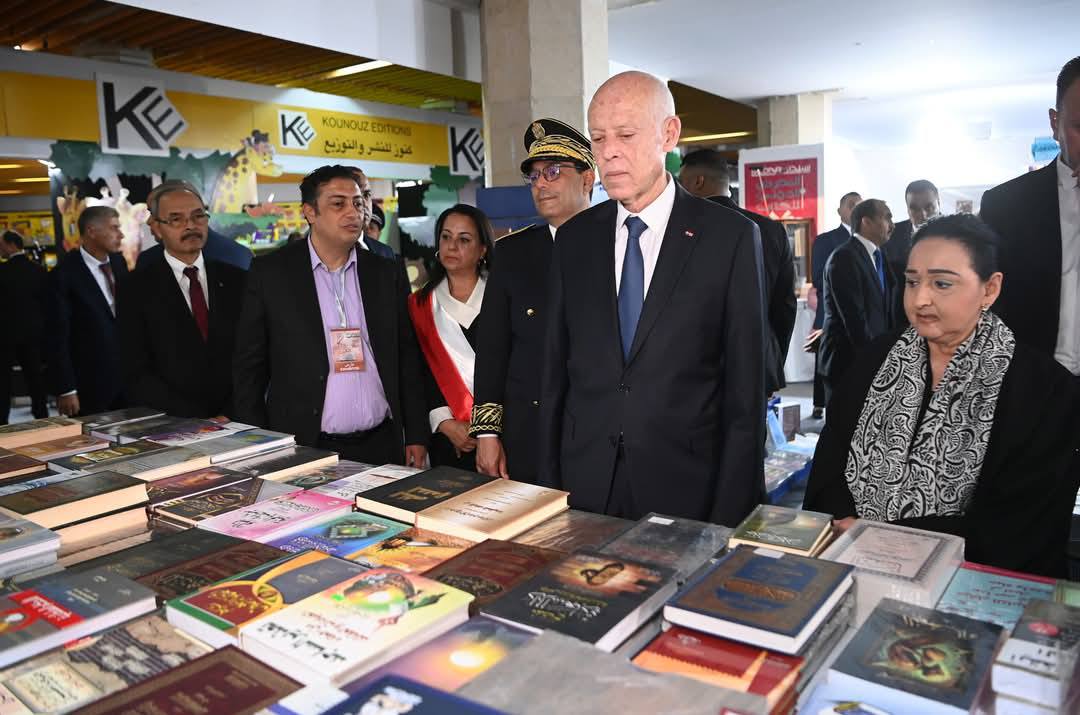 رئيس الجمهورية  يفتتح الدٌورة 39 لمعرض تونس الدٌولي للكتاب 