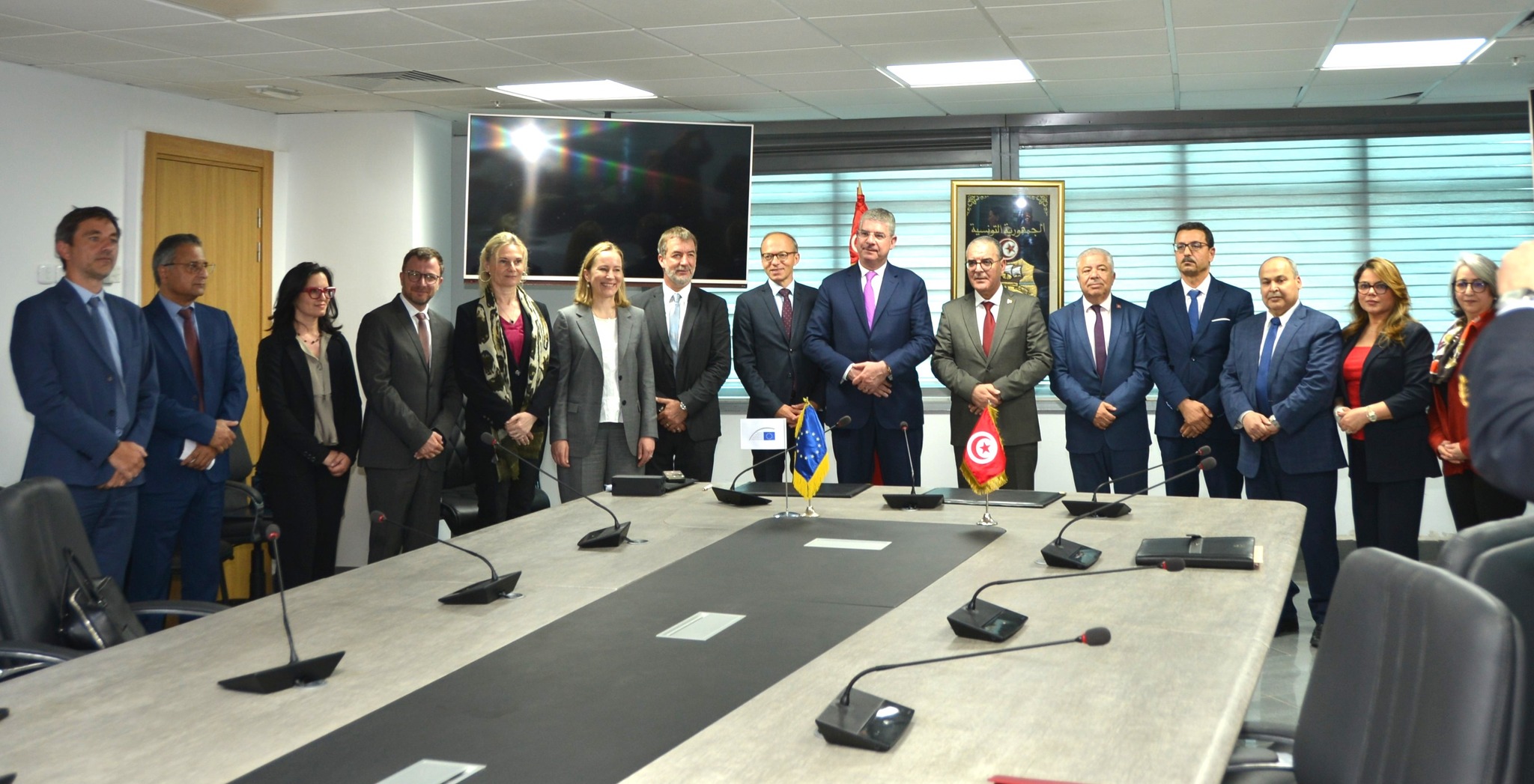 بنك الإستثمار الأوروبي يمنح تونس قرض تمويل بقيمة 30 مليون أورو لتأمين وتدعيم التزود بالماء الصالح للشراب