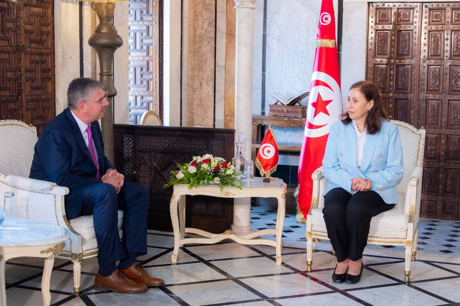 دعم علاقات التعاون بين تونس والبنك الأوروبي للاستثمار أبرز محاور لقاء رئيسة الحكومة مع نائب رئيس البنك