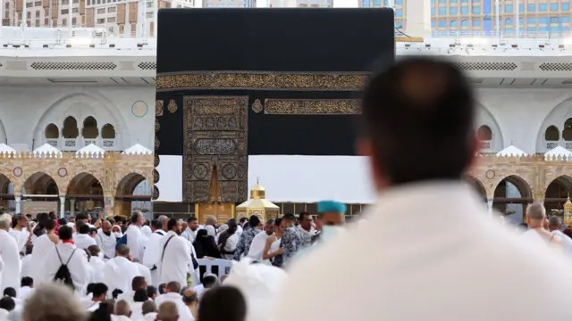 المدير الجهوي للشؤون الدينية بالقصرين : رحلة الحجيج ستكون يوم 19 ماي 2025 من مطار المنستير والعودة يوم 13 جوان 2025