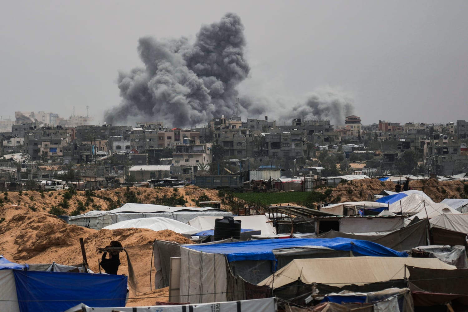 22 شهيدا في قصف للاحتلال على مناطق مختلفة في غزة