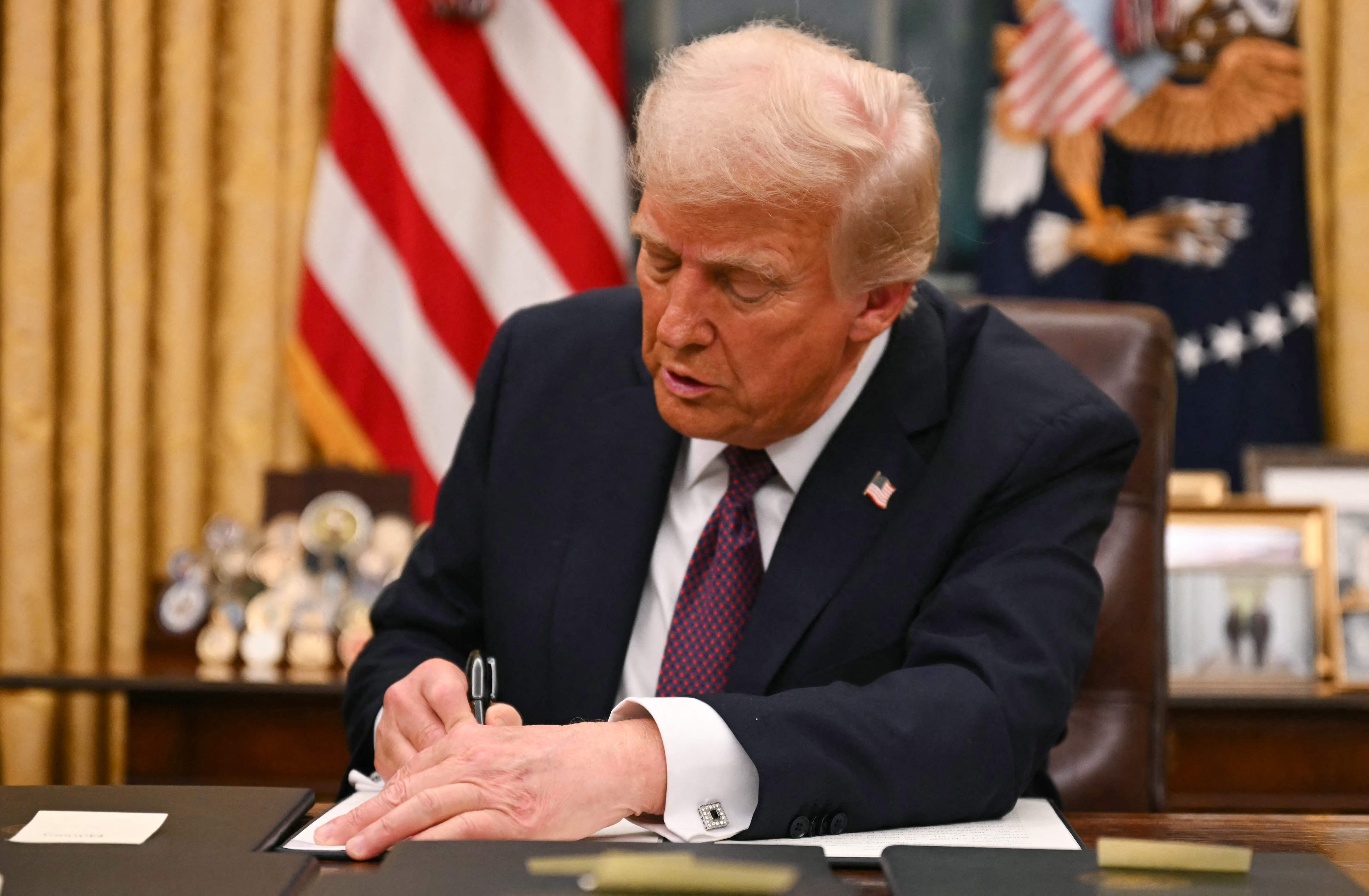 إدارة ترامب تعرض ألف دولار على كل مهاجر غير نظامي موافق على العودة طوعا إلى بلده