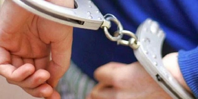 القصرين : الإحتفاظ بشخصين وادراج ثالث محل تفتيش بعد حجز 2147 قرصا مخدرا كانت بحوزتهم