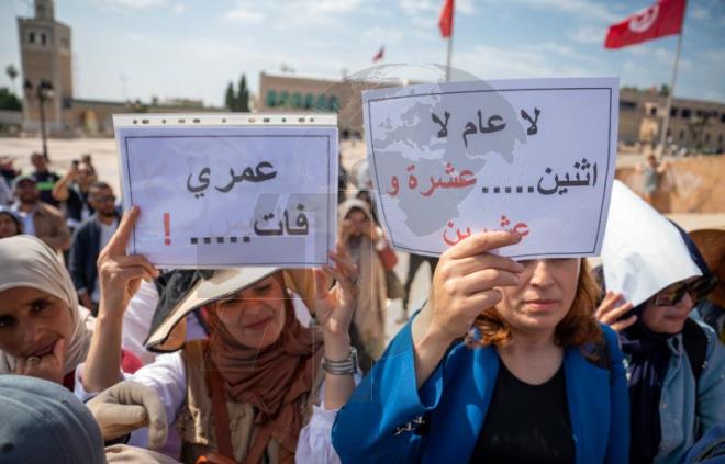 خريجو الجامعات ممن طالت بطالتهم يطالبون في وقفة احتجاجية  بالانتداب