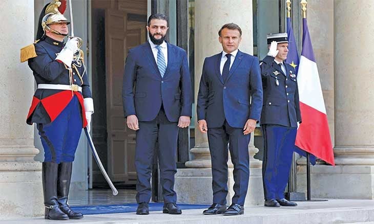 ماكرون: سأسعى لرفع العقوبات الأوروبية عن سوريا تدريجيا