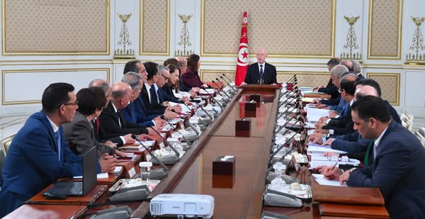 رئيس الجمهوريّة يشرف على اجتماع مجلس الوزراء