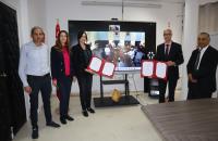 جامعة تونس المنار توقّع مذكرة تفاهم مع الجامعة الوطنية للعلوم والتكنولوجيا بسلطنة عُمان