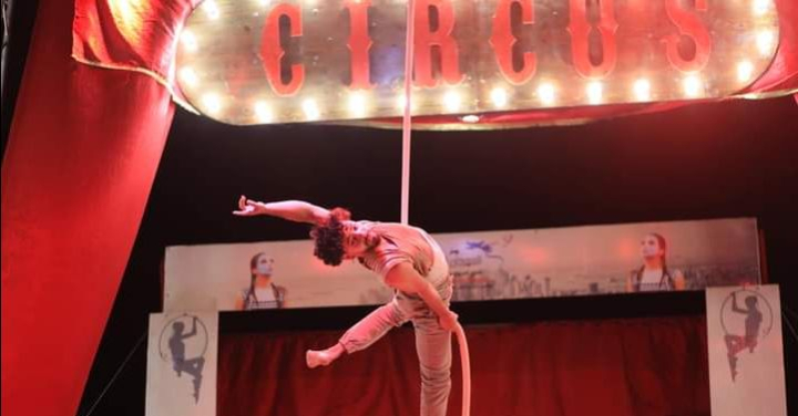 المهرجان الدولي لفن السيرك وفنون الشارع: فقرات استعراضية من دول العالم وعروض مجانية في الساحات العامة 