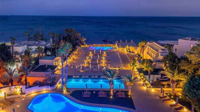 الاتفاق على أسعار تفاضلية: وزير السياحة يدعو التونسيين بالداخل والخارج إلى الحجز من الآن